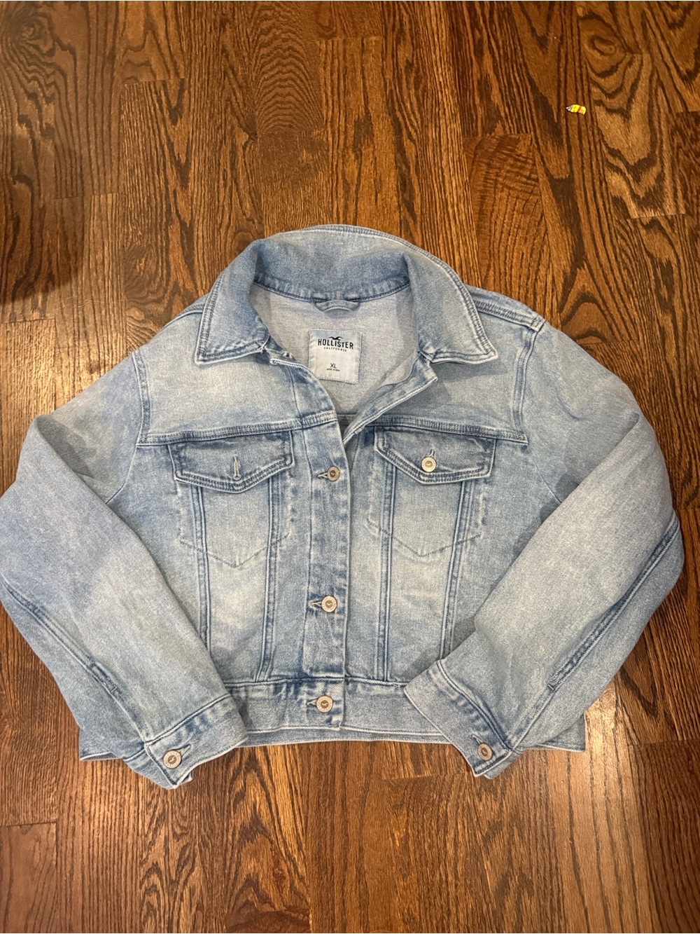 Hollister light wash Jean jacket. Cropped. Soft denim. Size XL
